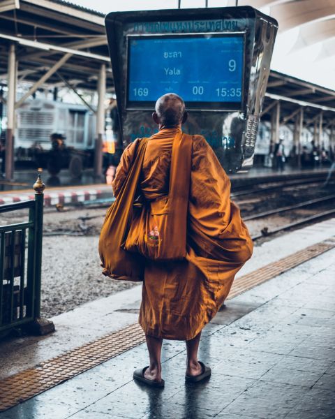 edward-leon-AzY6f5e2GtM-unsplash
